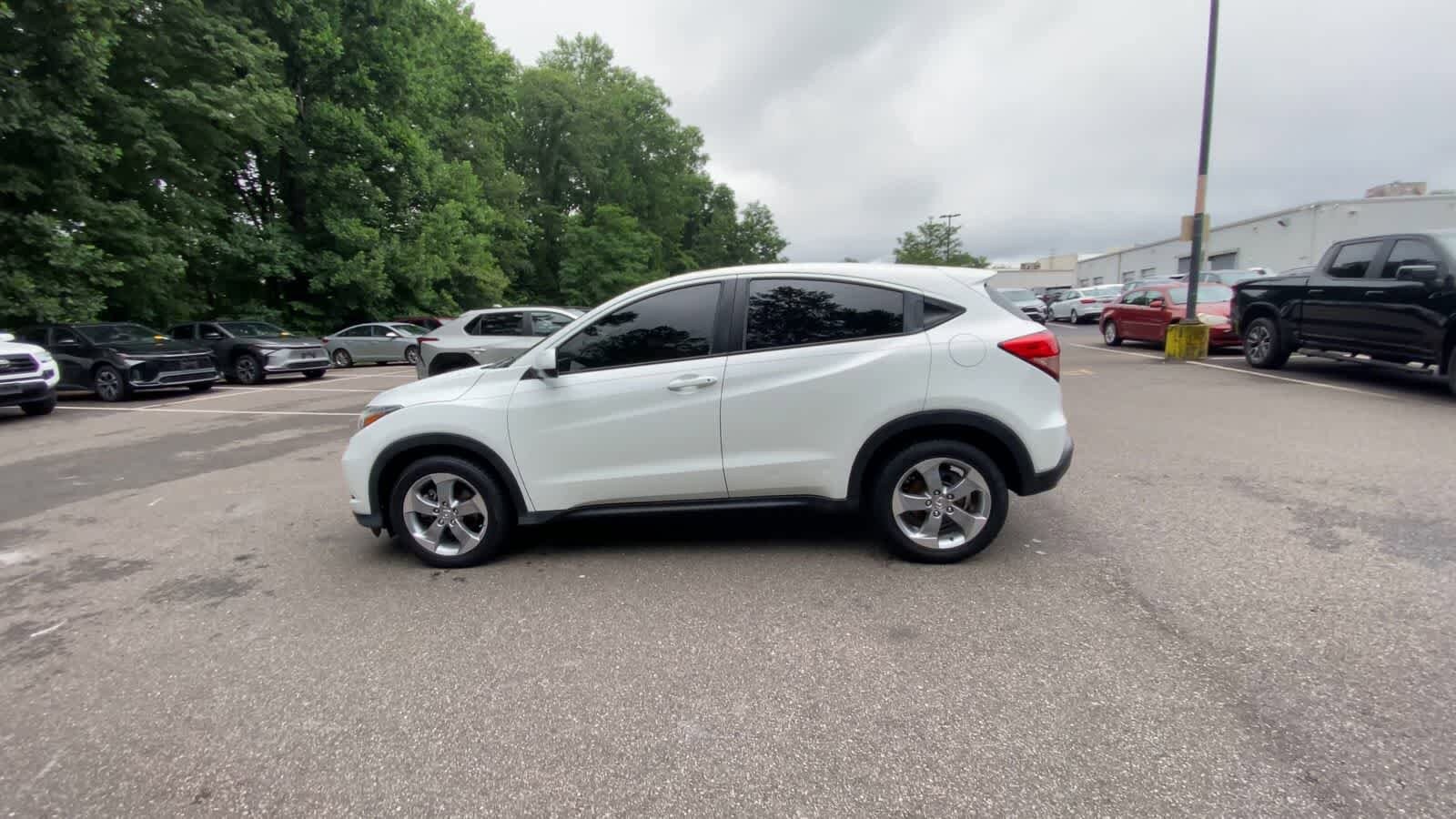 Thumbnail: 2017 Honda HR-V - 5