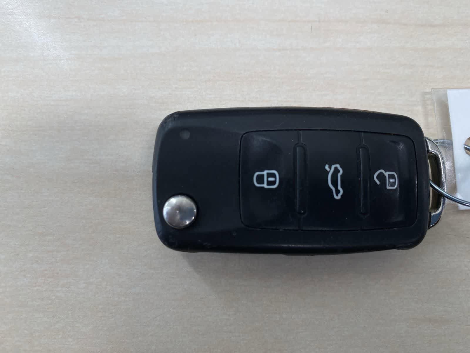 Thumbnail: 2016 Volkswagen Passat - 38