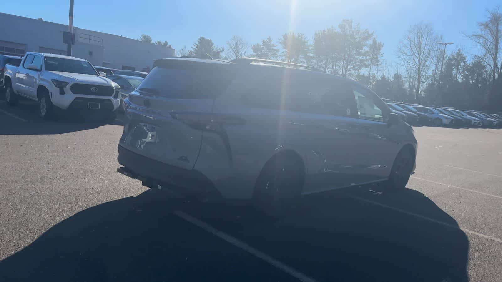 Thumbnail: 2026 Toyota Sienna - 8