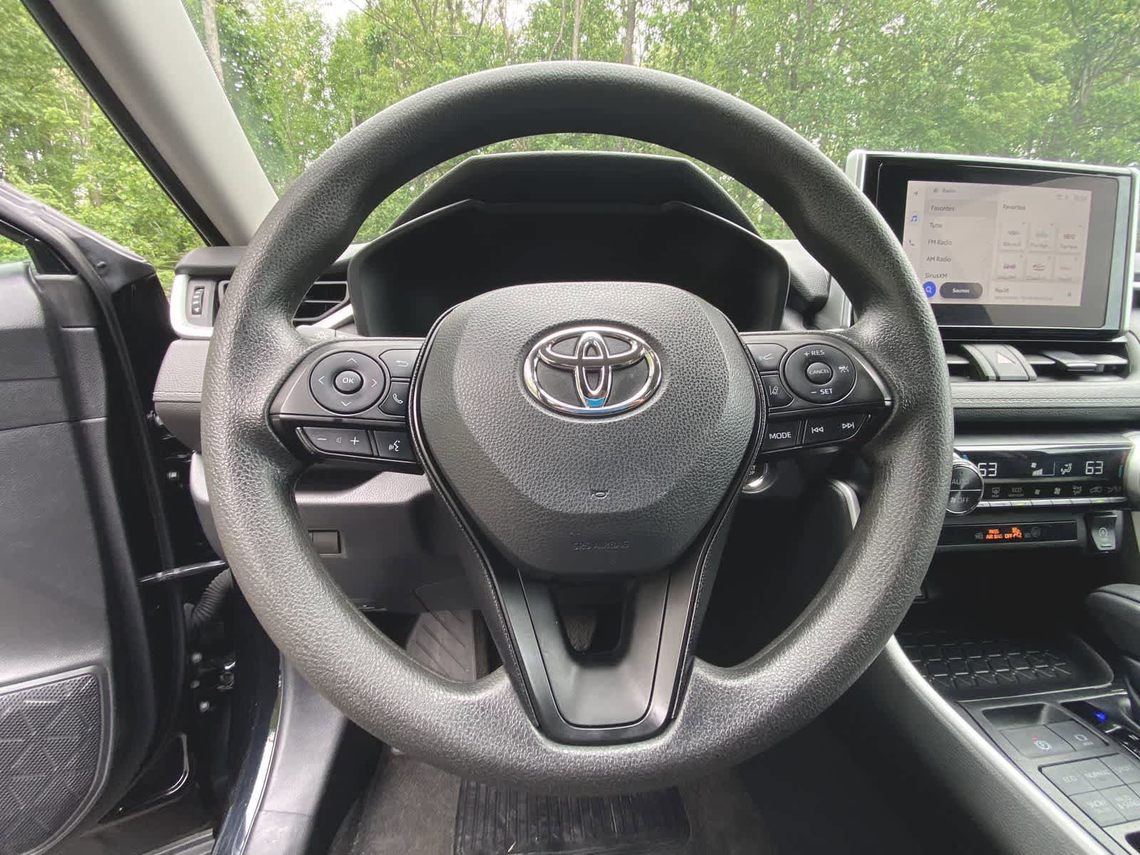 Thumbnail: 2023 Toyota RAV4 - 25