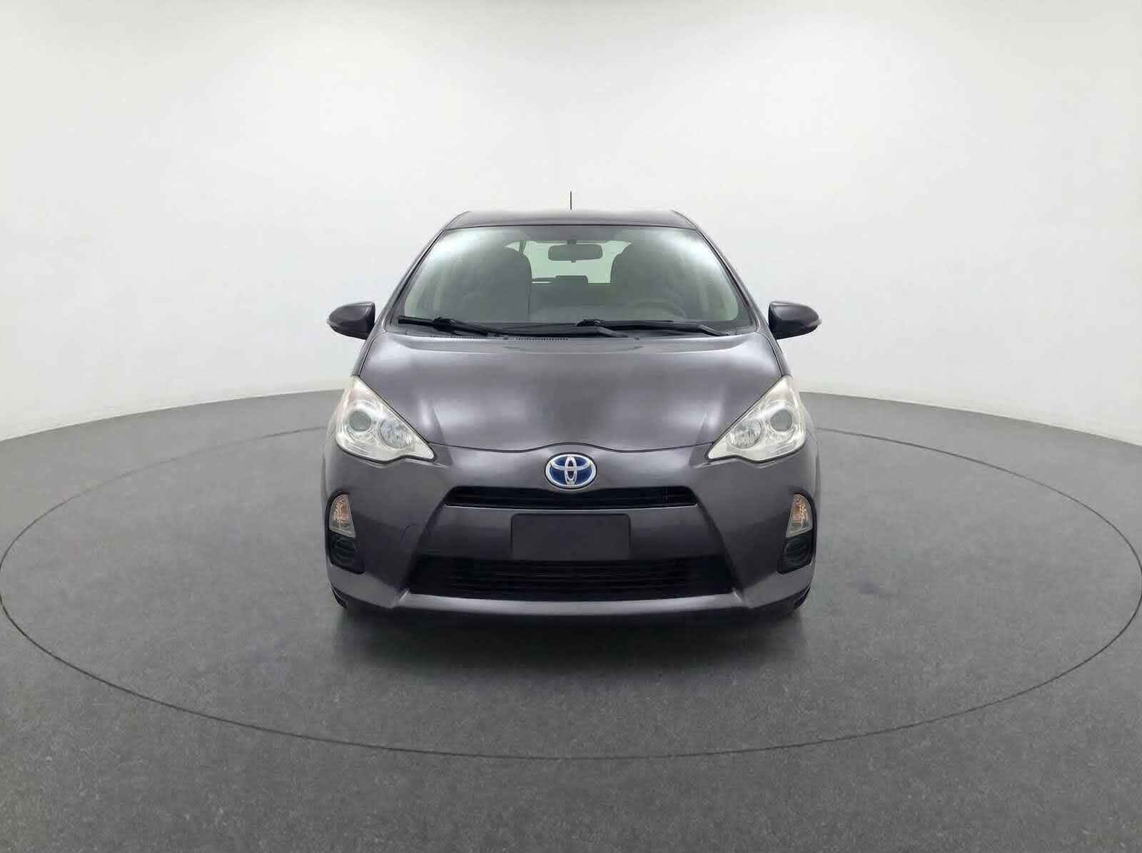 Thumbnail: 2012 Toyota Prius c - 2
