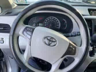 Thumbnail: 2013 Toyota Sienna - 12