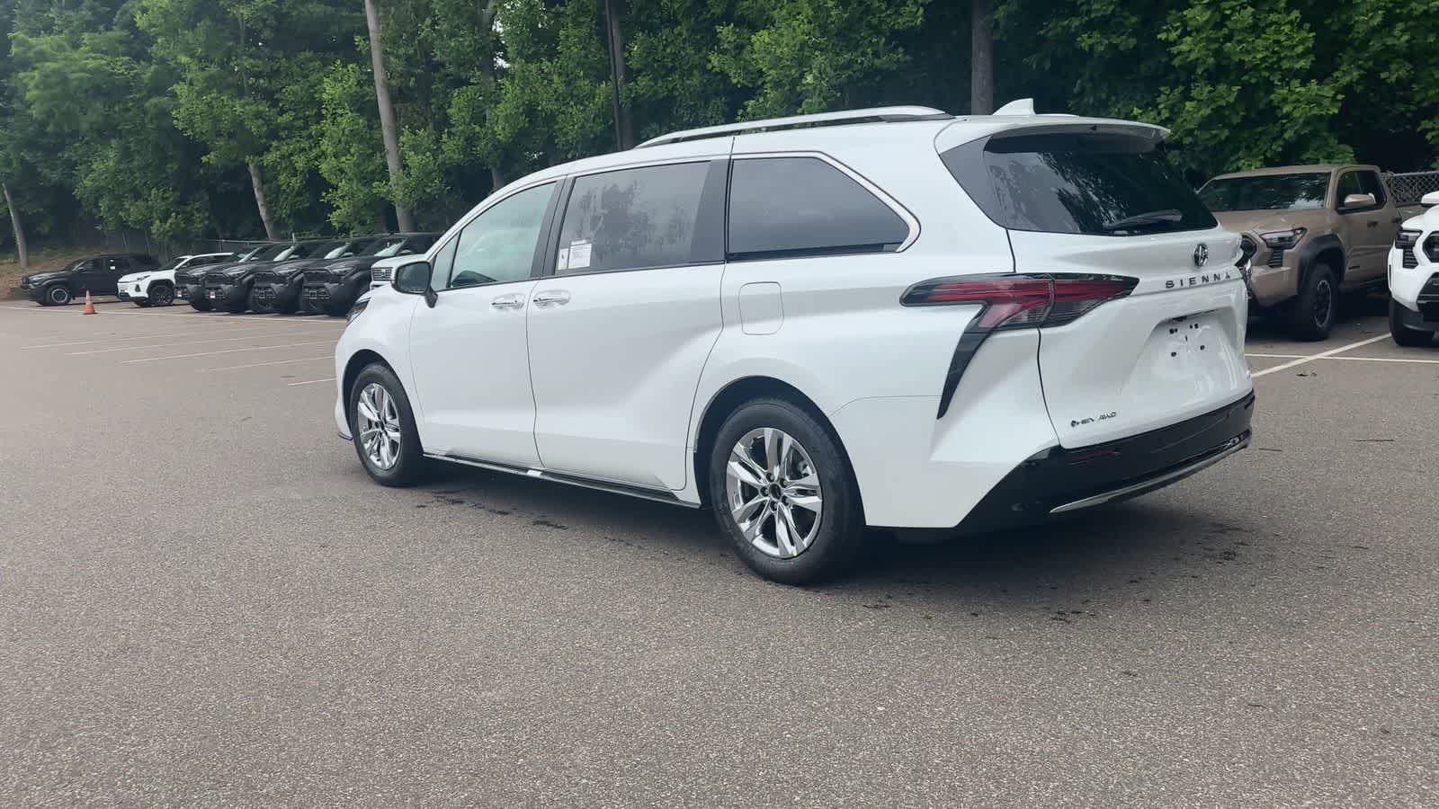 Thumbnail: 2026 Toyota Sienna - 6