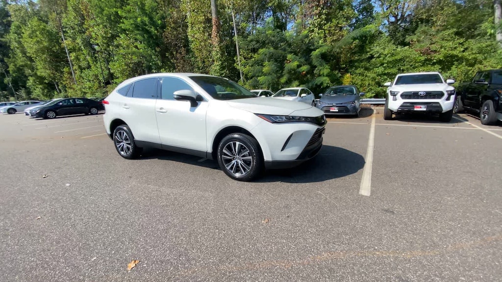 Used 2022 Toyota Venza LE SUV