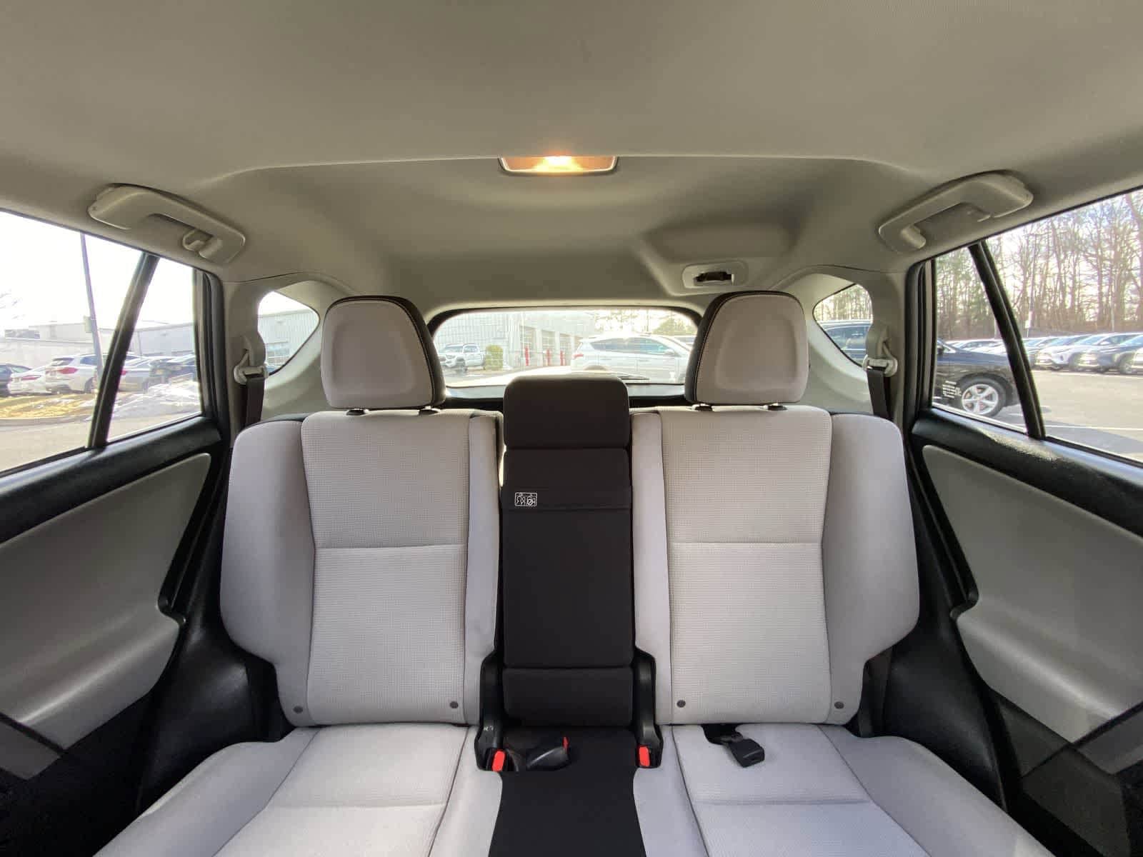 Thumbnail: 2016 Toyota RAV4 - 29