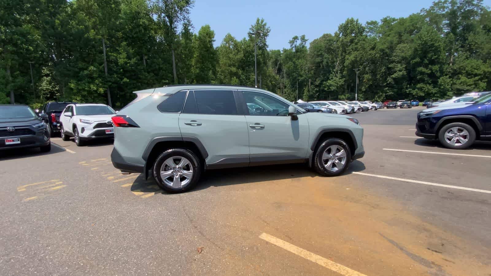 Thumbnail: 2022 Toyota RAV4 - 9