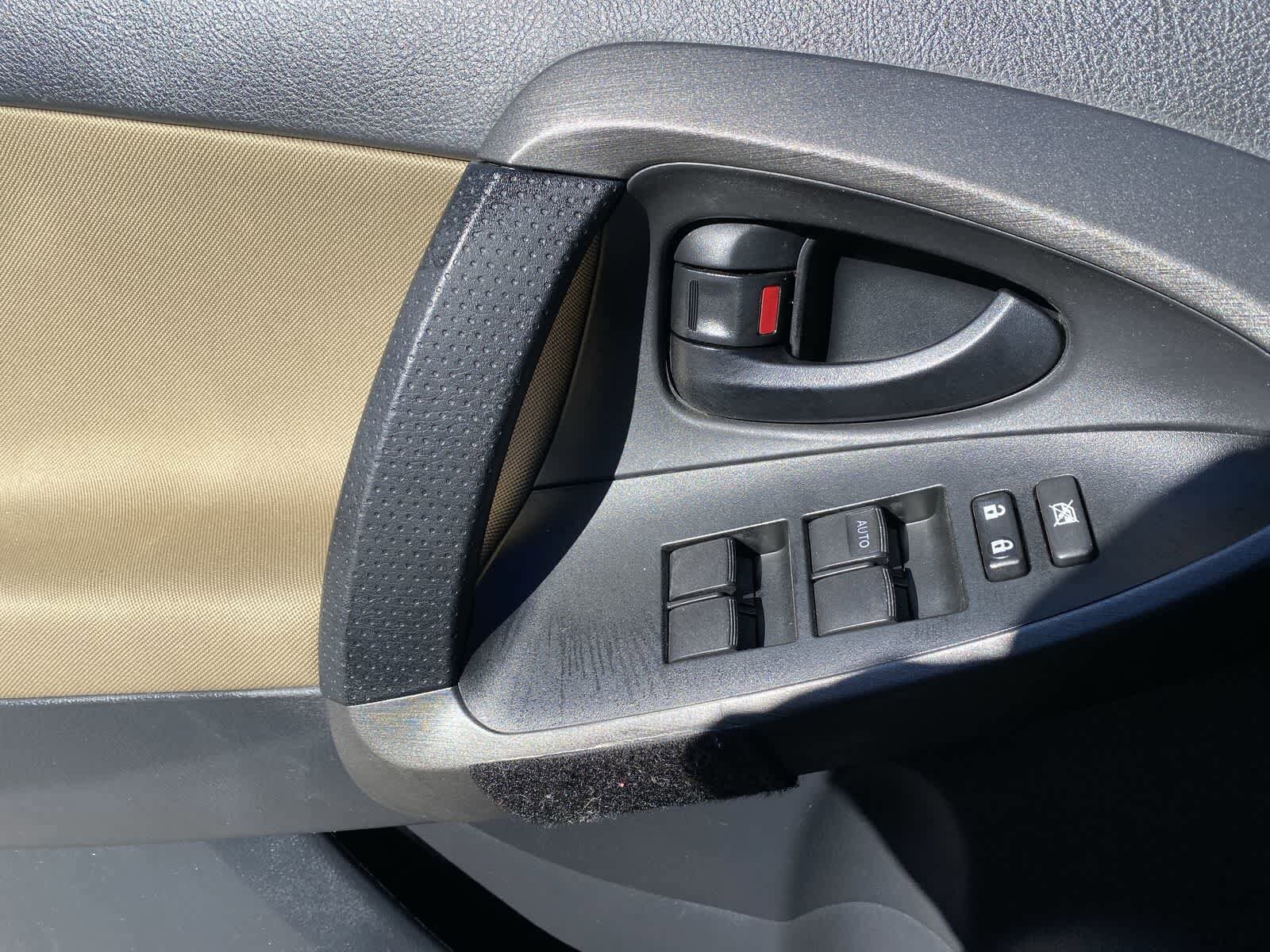 Thumbnail: 2011 Toyota RAV4 - 15