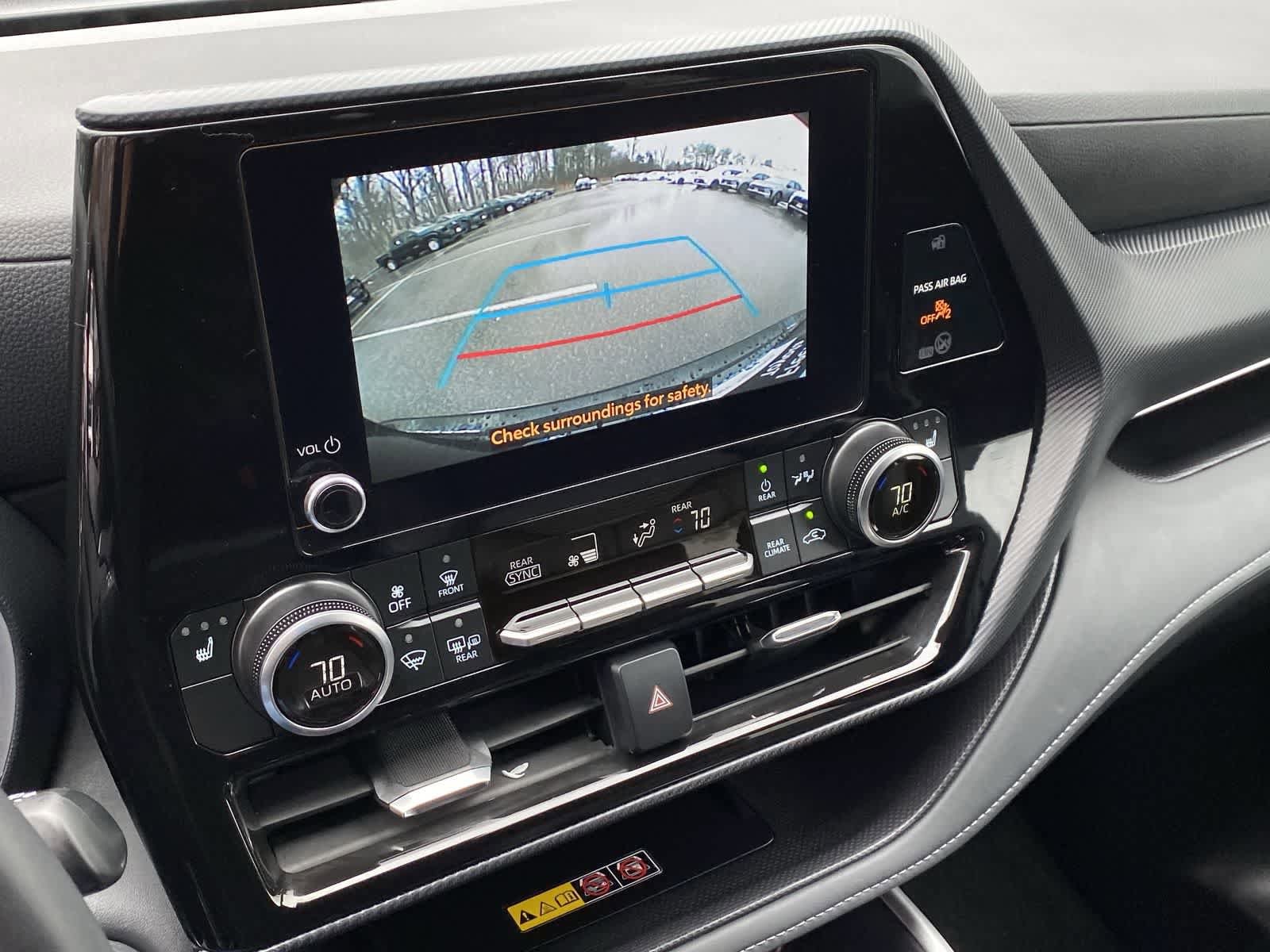 Thumbnail: 2025 Toyota Highlander - 32