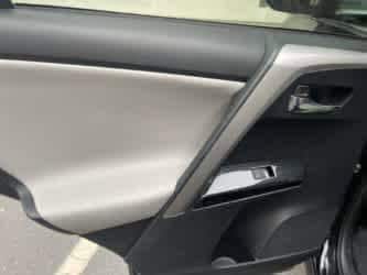 Thumbnail: 2016 Toyota RAV4 - 9