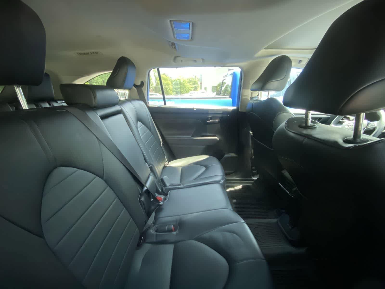 Thumbnail: 2022 Toyota Highlander - 7