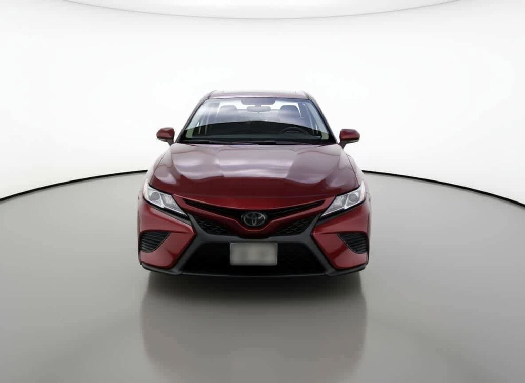 Used 2018 Toyota Camry SE Sedan