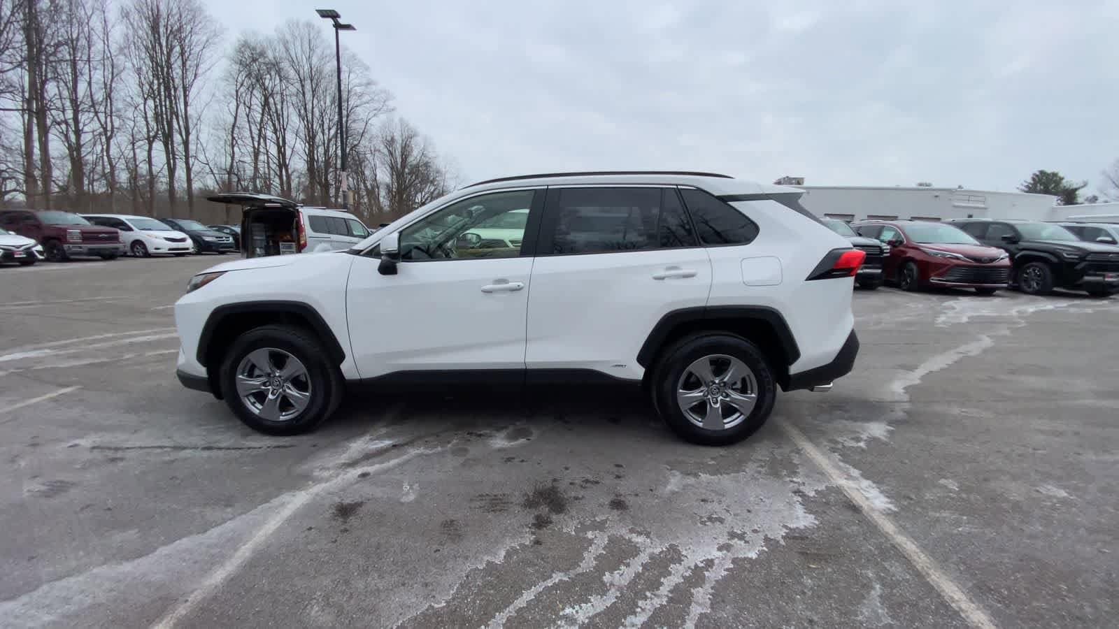 Thumbnail: 2025 Toyota RAV4 - 13