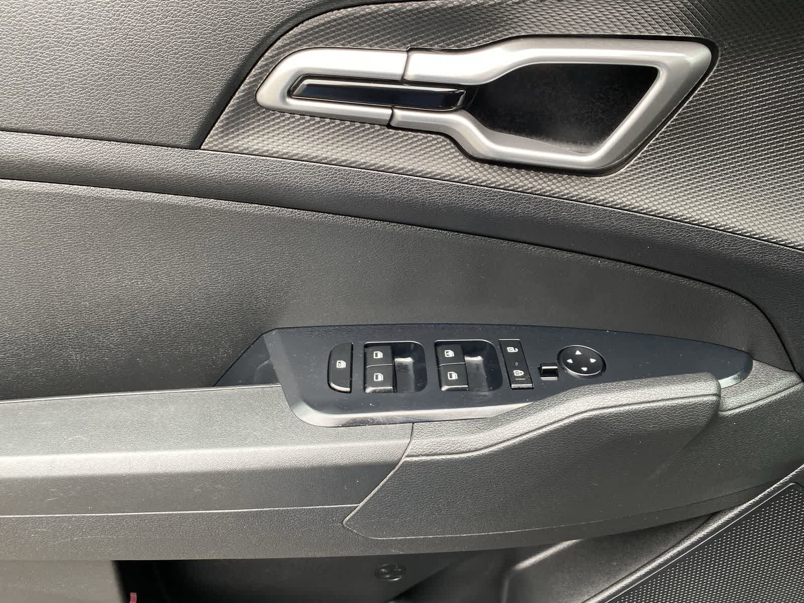 Thumbnail: 2023 Kia Sportage - 18