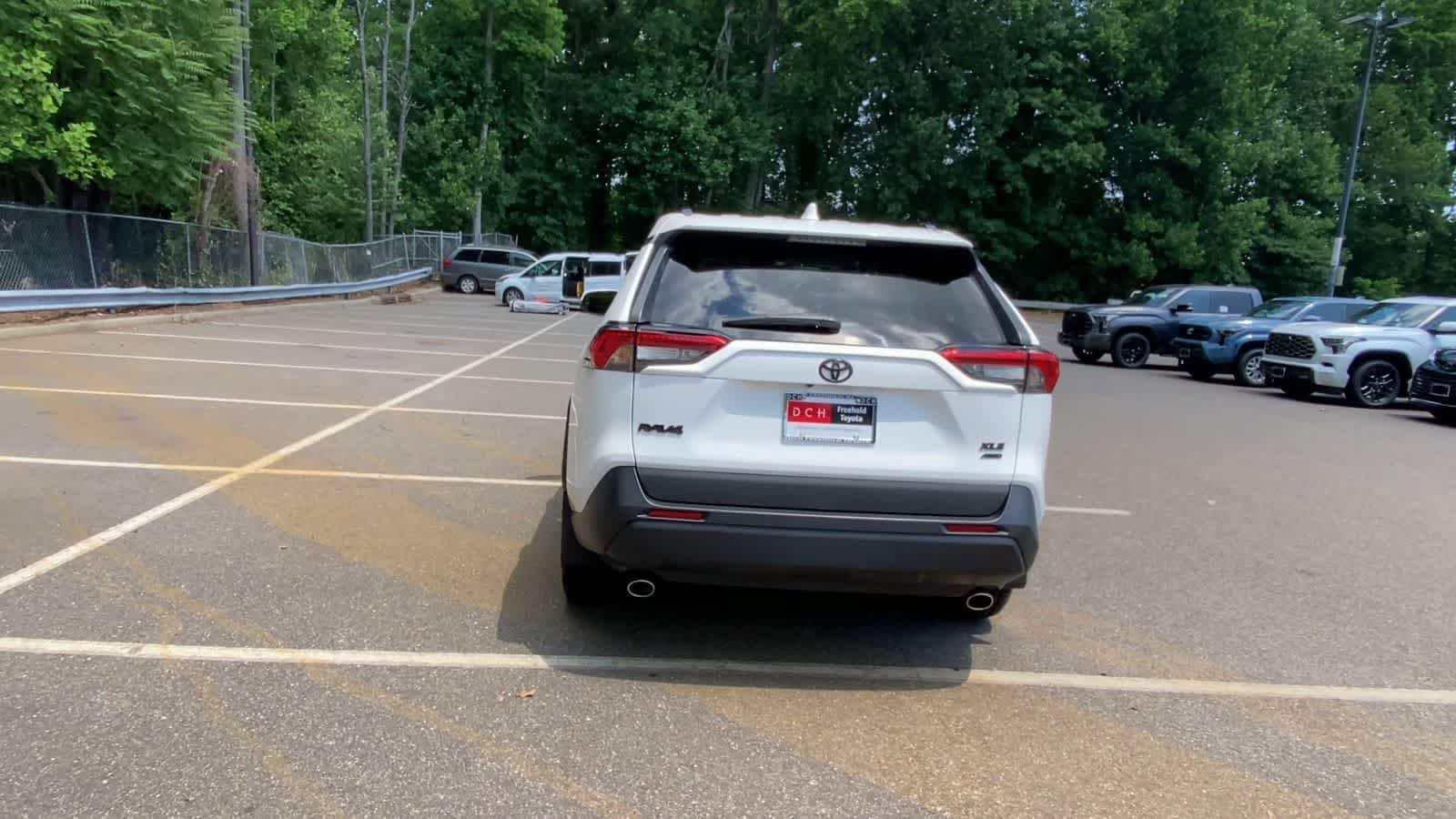 Thumbnail: 2020 Toyota RAV4 - 7