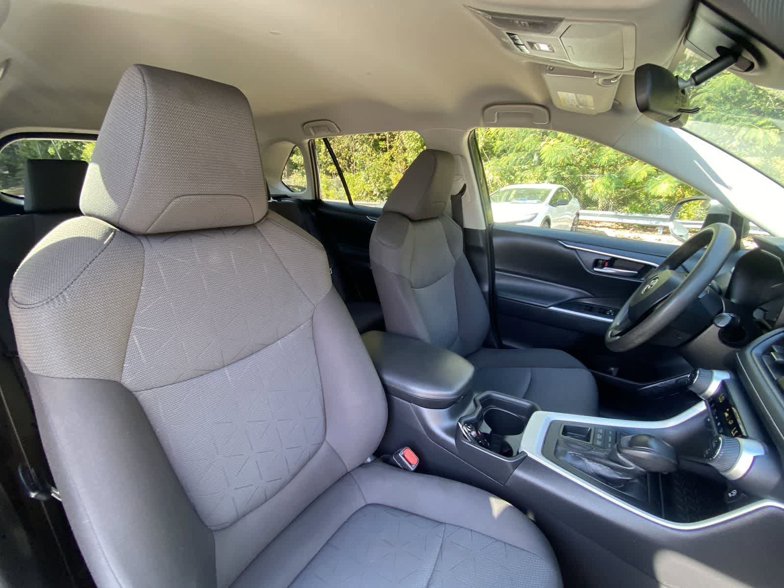 Thumbnail: 2021 Toyota RAV4 - 21