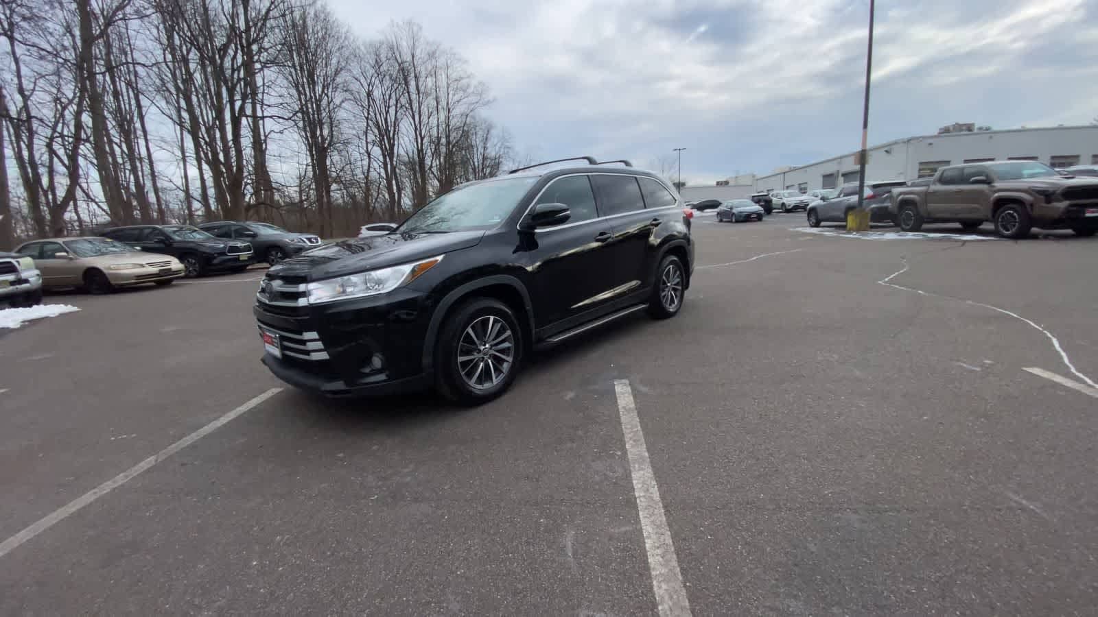 Thumbnail: 2019 Toyota Highlander - 10