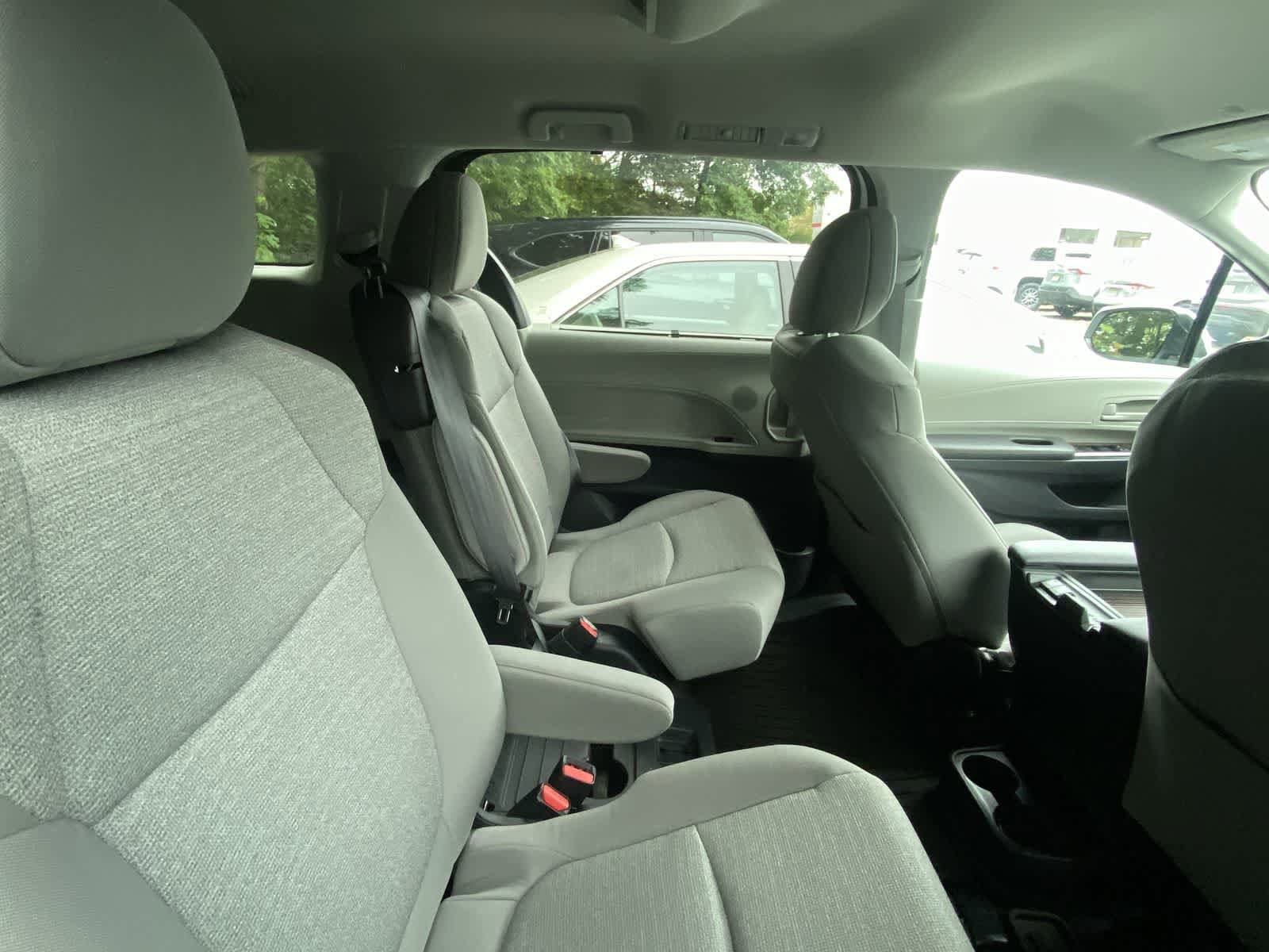 Thumbnail: 2023 Toyota Sienna - 6