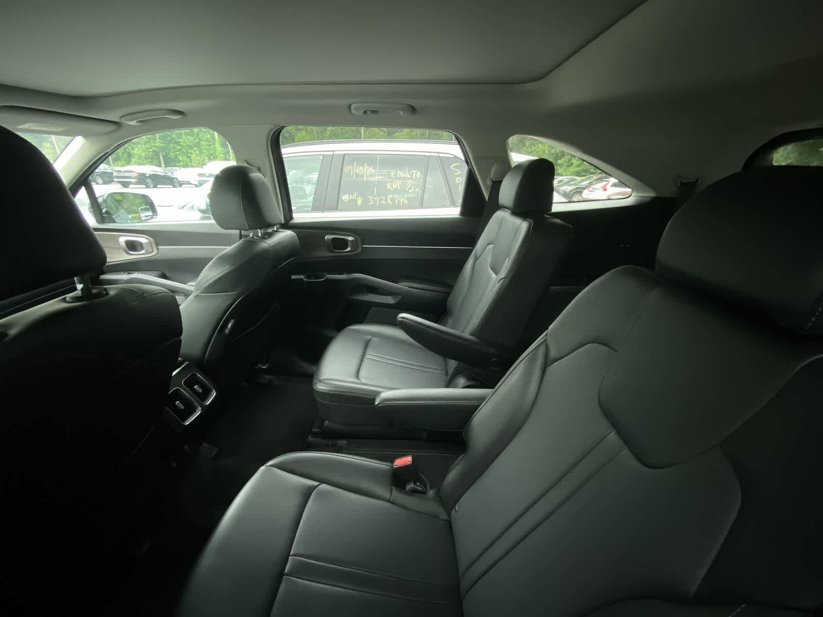 Thumbnail: 2021 Kia Sorento - 10
