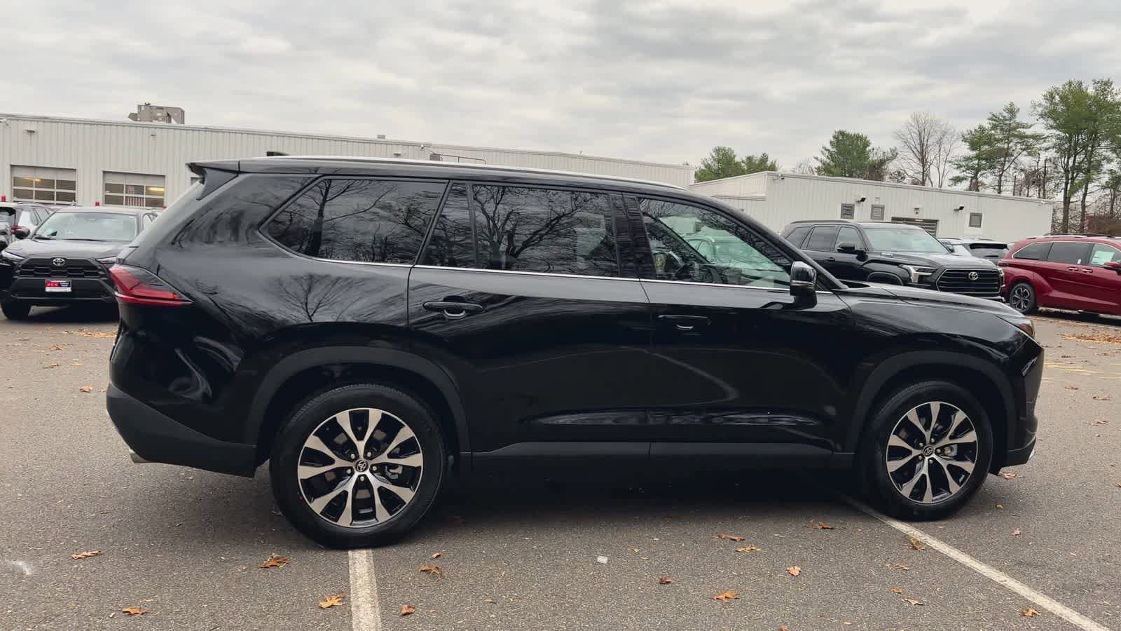 Thumbnail: 2026 Toyota Grand Highlander - 9