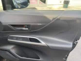 Thumbnail: 2023 Toyota Venza - 17