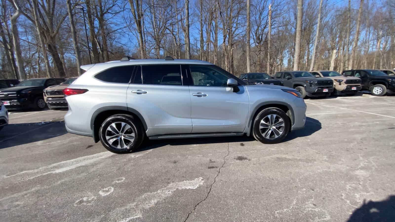 Thumbnail: 2021 Toyota Highlander - 13