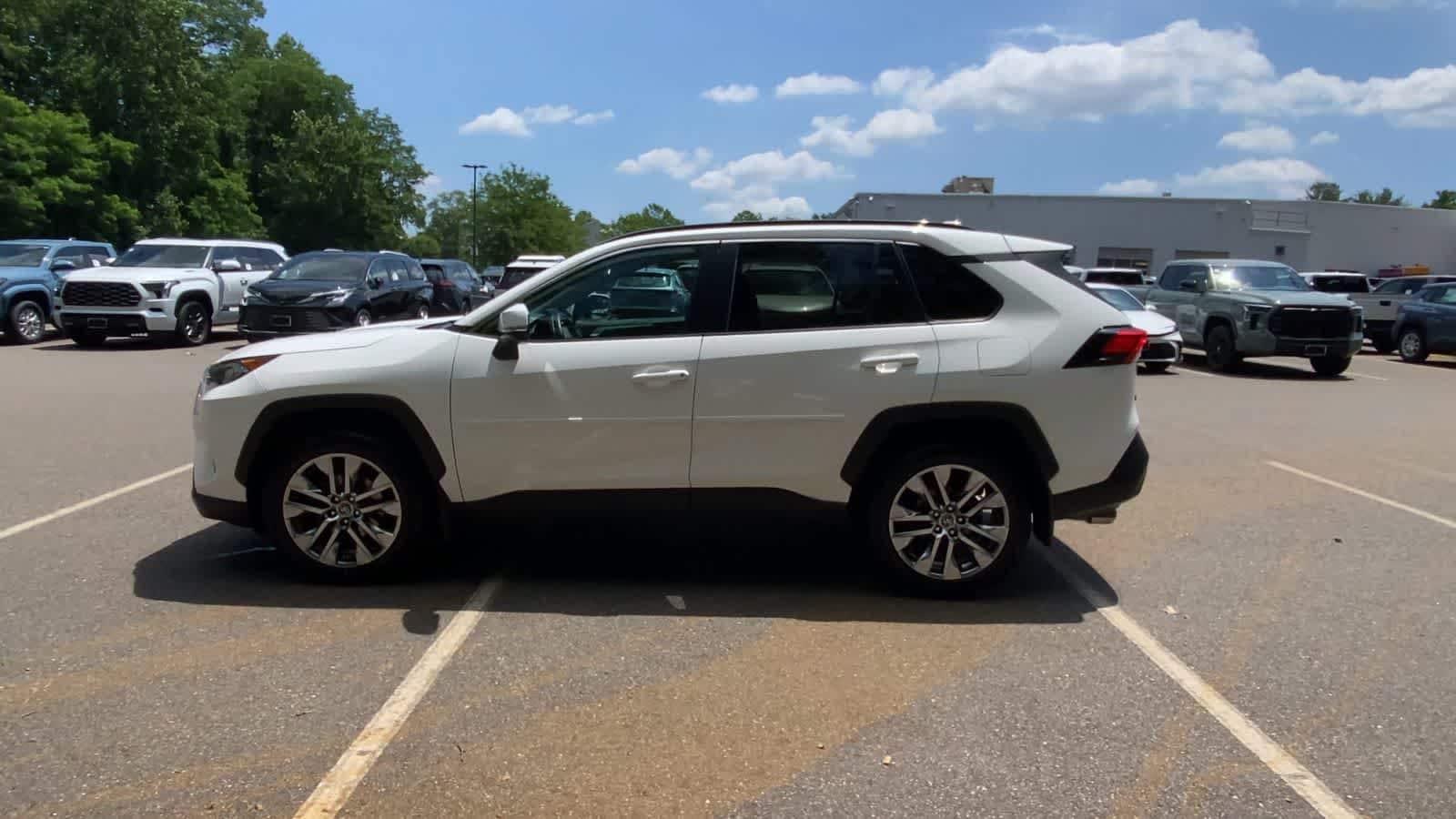 Thumbnail: 2020 Toyota RAV4 - 5