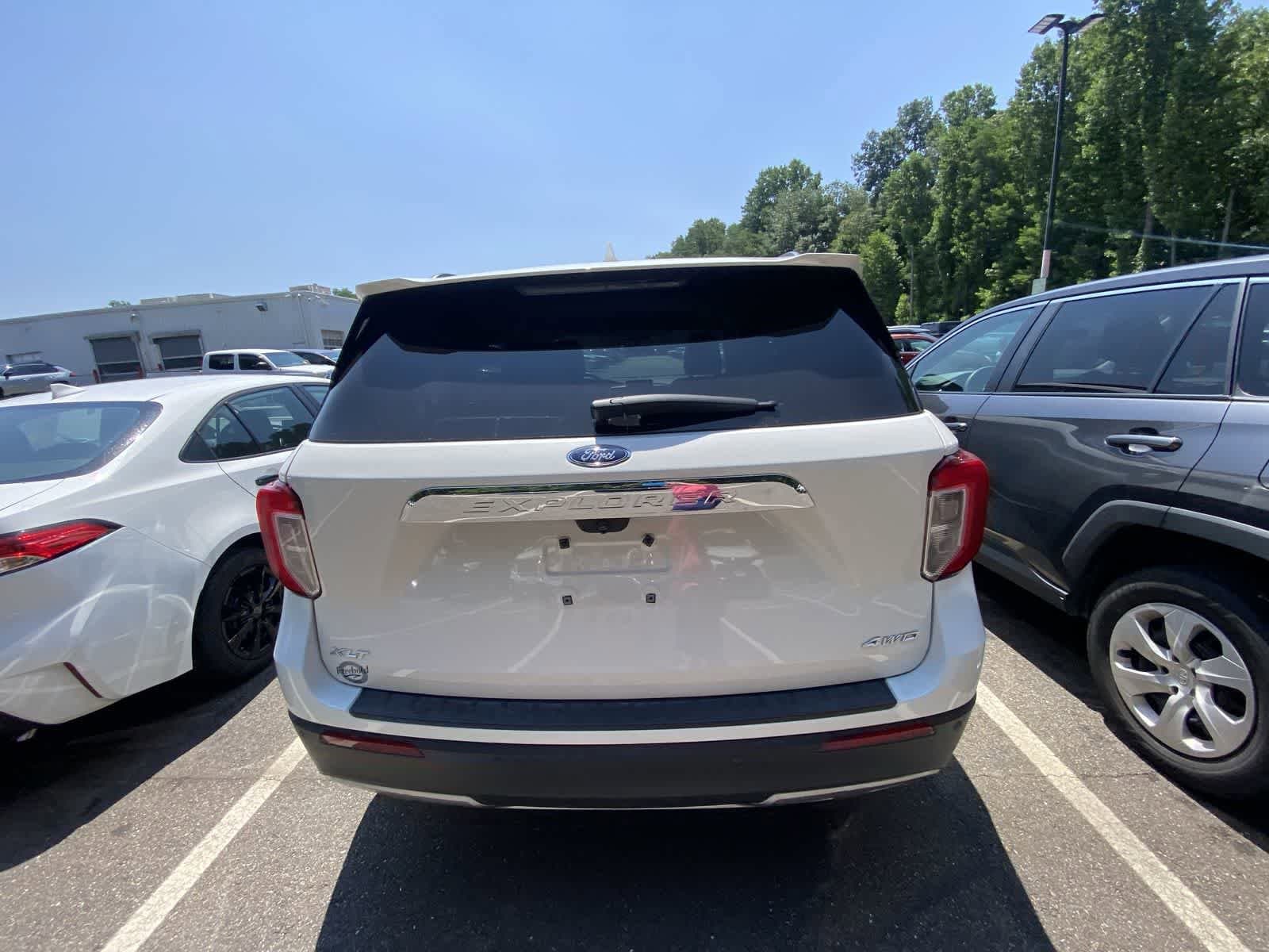 Thumbnail: 2021 Ford Explorer - 8
