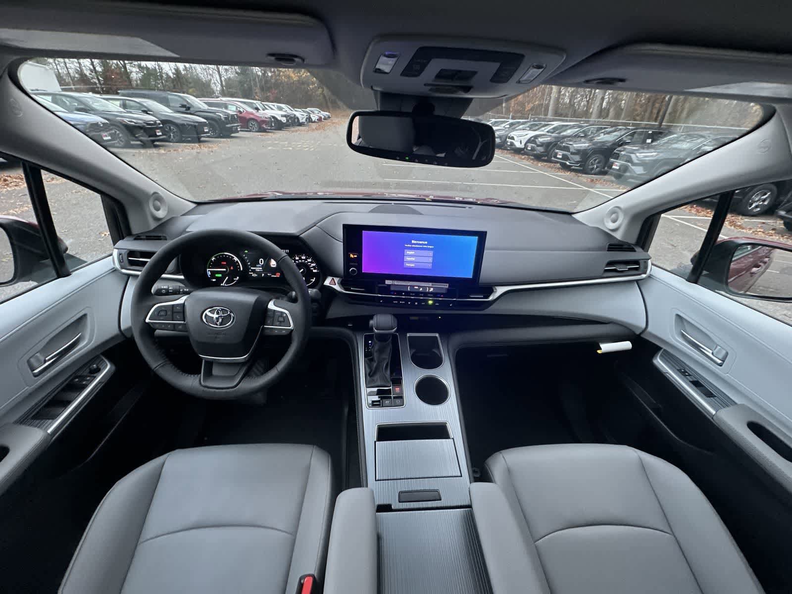 Thumbnail: 2025 Toyota Sienna - 34