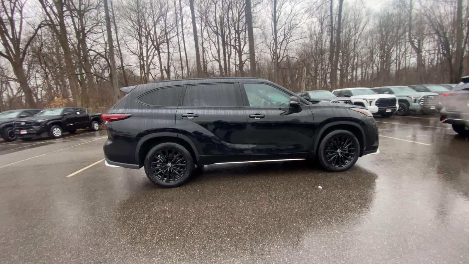 Thumbnail: 2025 Toyota Highlander - 7