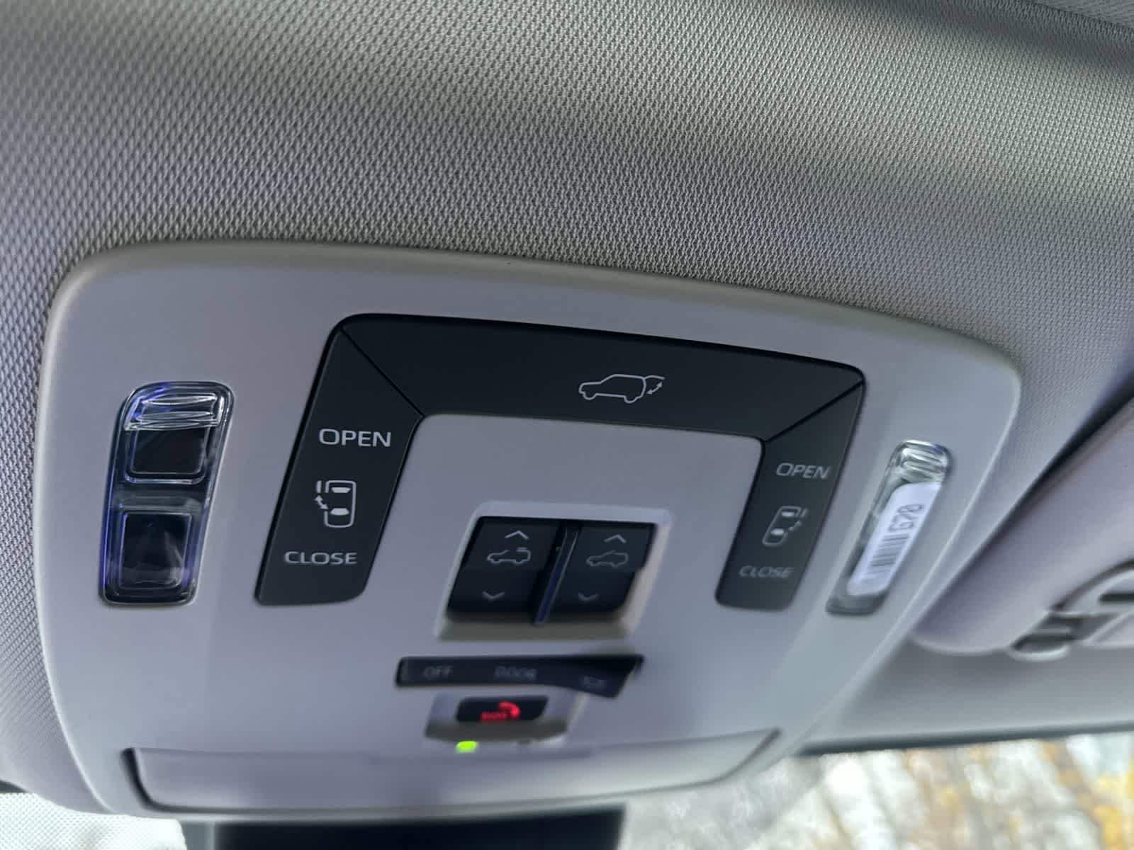 Thumbnail: 2025 Toyota Sienna - 23