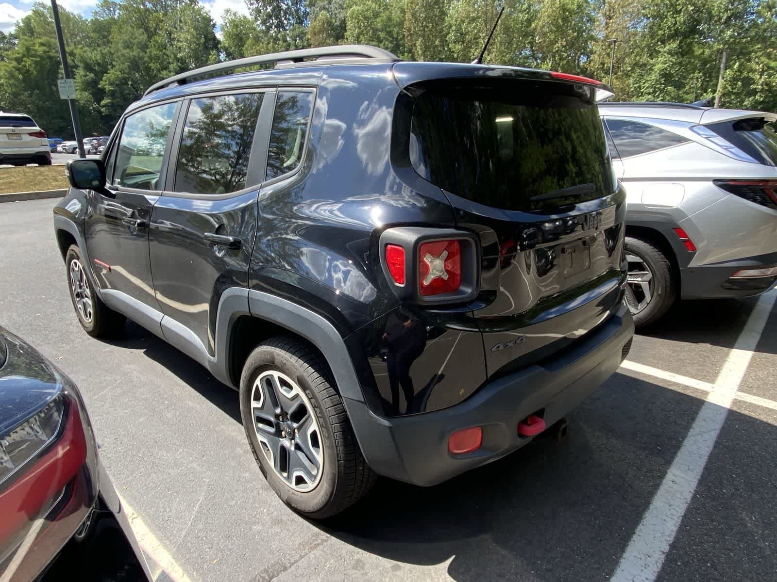 Thumbnail: 2016 Jeep Renegade - 9
