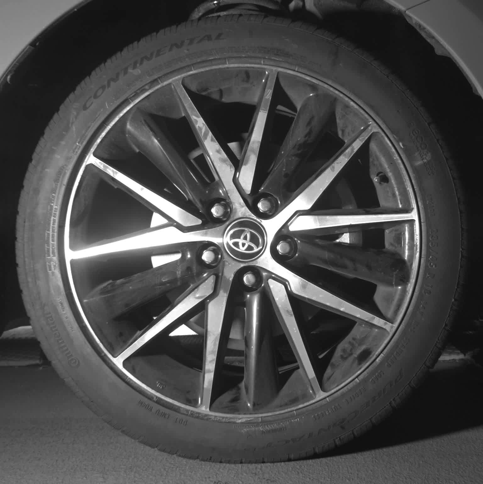 Thumbnail: 2023 Toyota Camry - 21