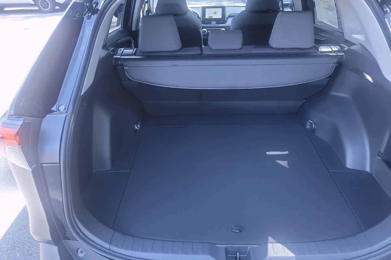 2025 Toyota RAV4 XLE 20