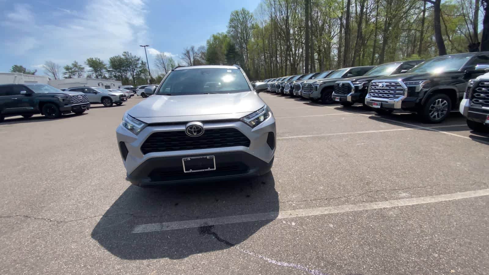 Thumbnail: 2025 Toyota RAV4 - 6