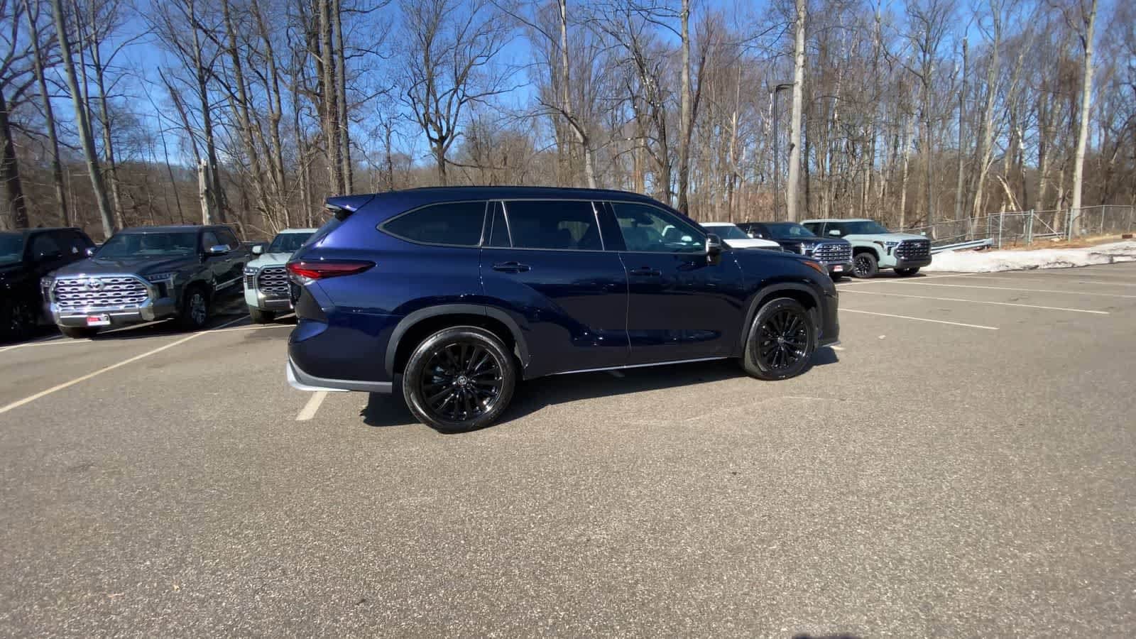 Thumbnail: 2025 Toyota Highlander - 5