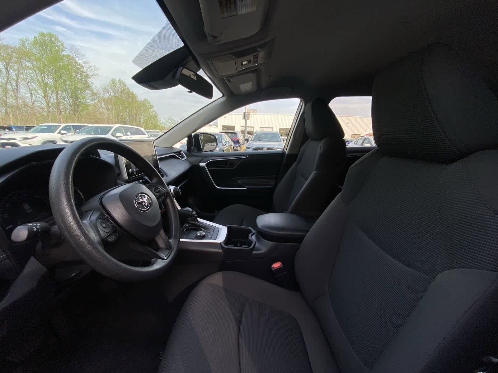 Thumbnail: 2025 Toyota RAV4 - 20