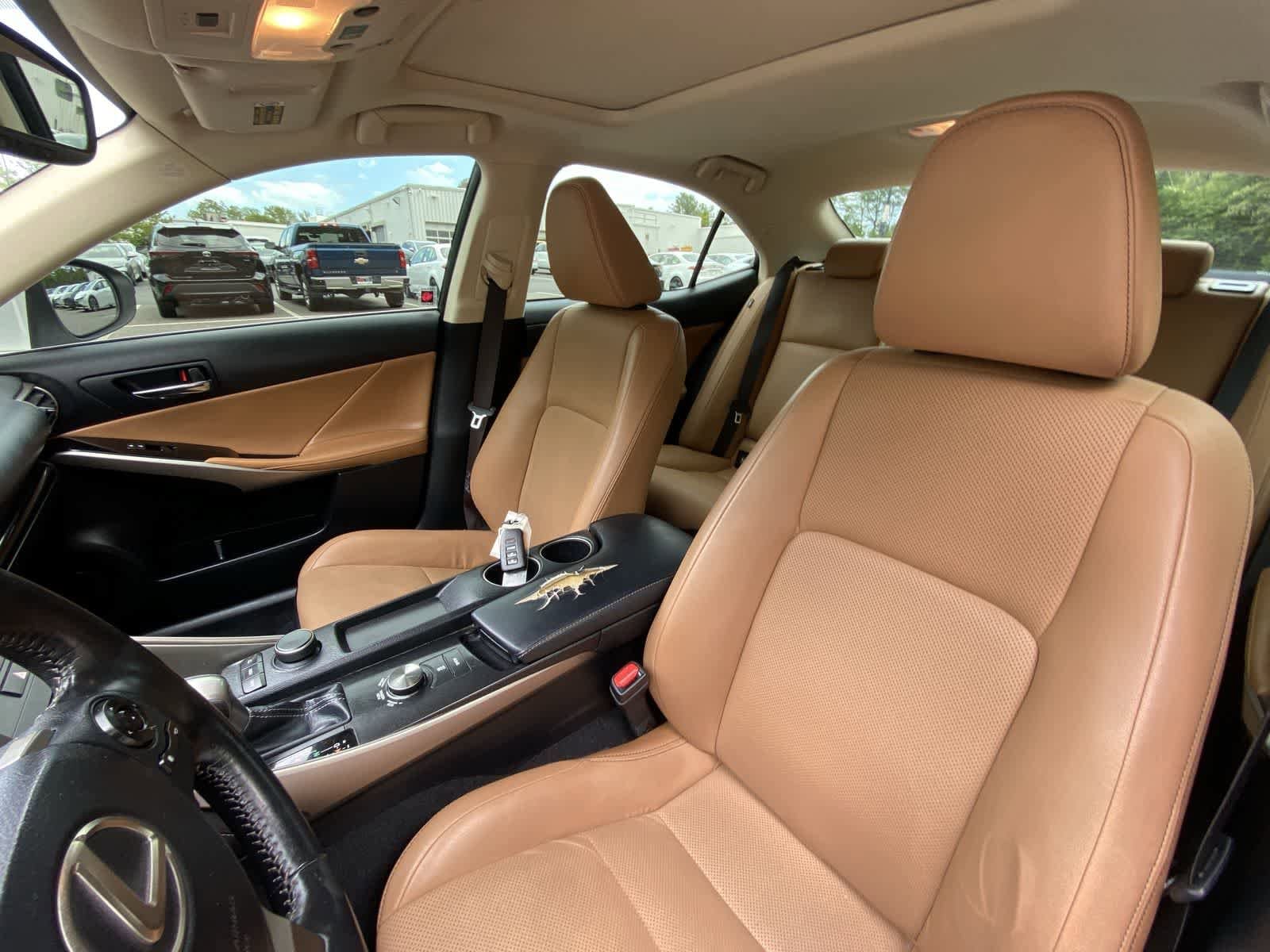 Thumbnail: 2015 Lexus IS - 18