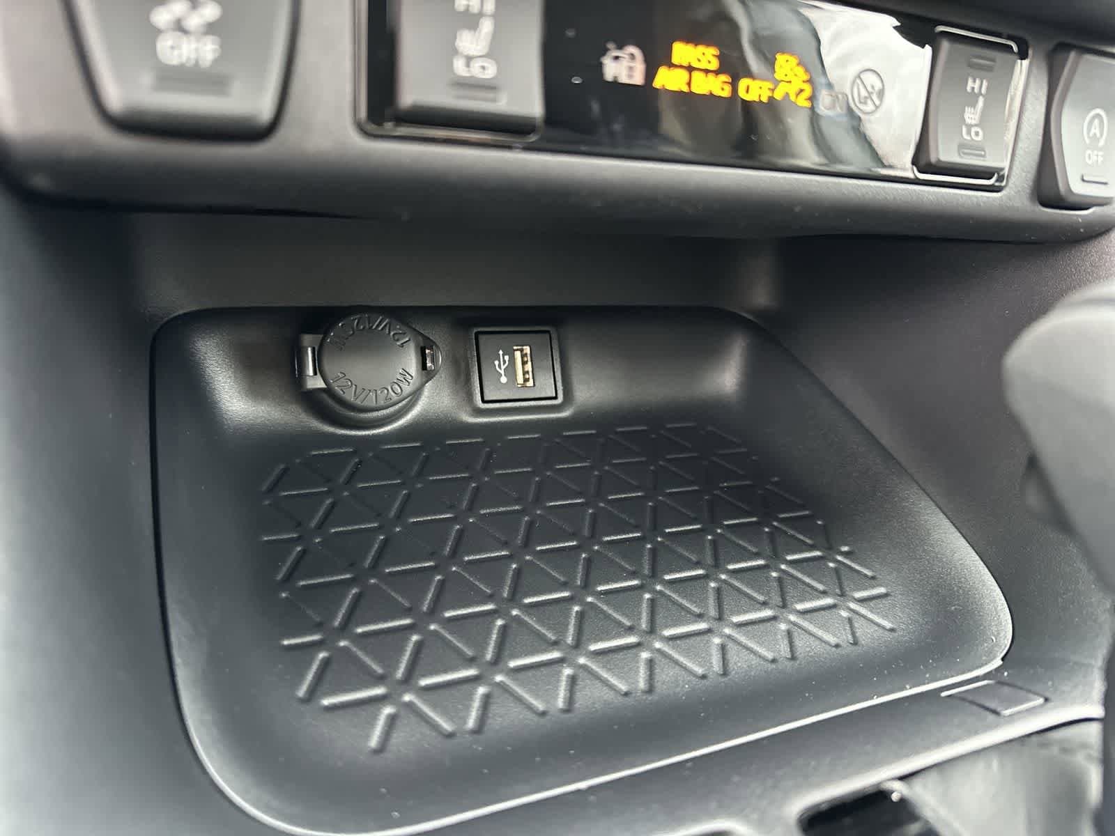 Thumbnail: 2025 Toyota RAV4 - 26