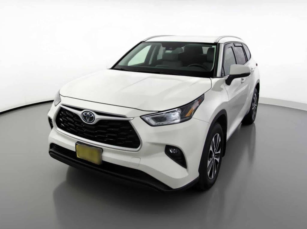 Used 2021 Toyota Highlander XLE SUV