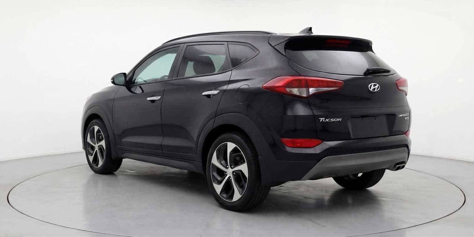 Thumbnail: 2016 Hyundai Tucson - 4