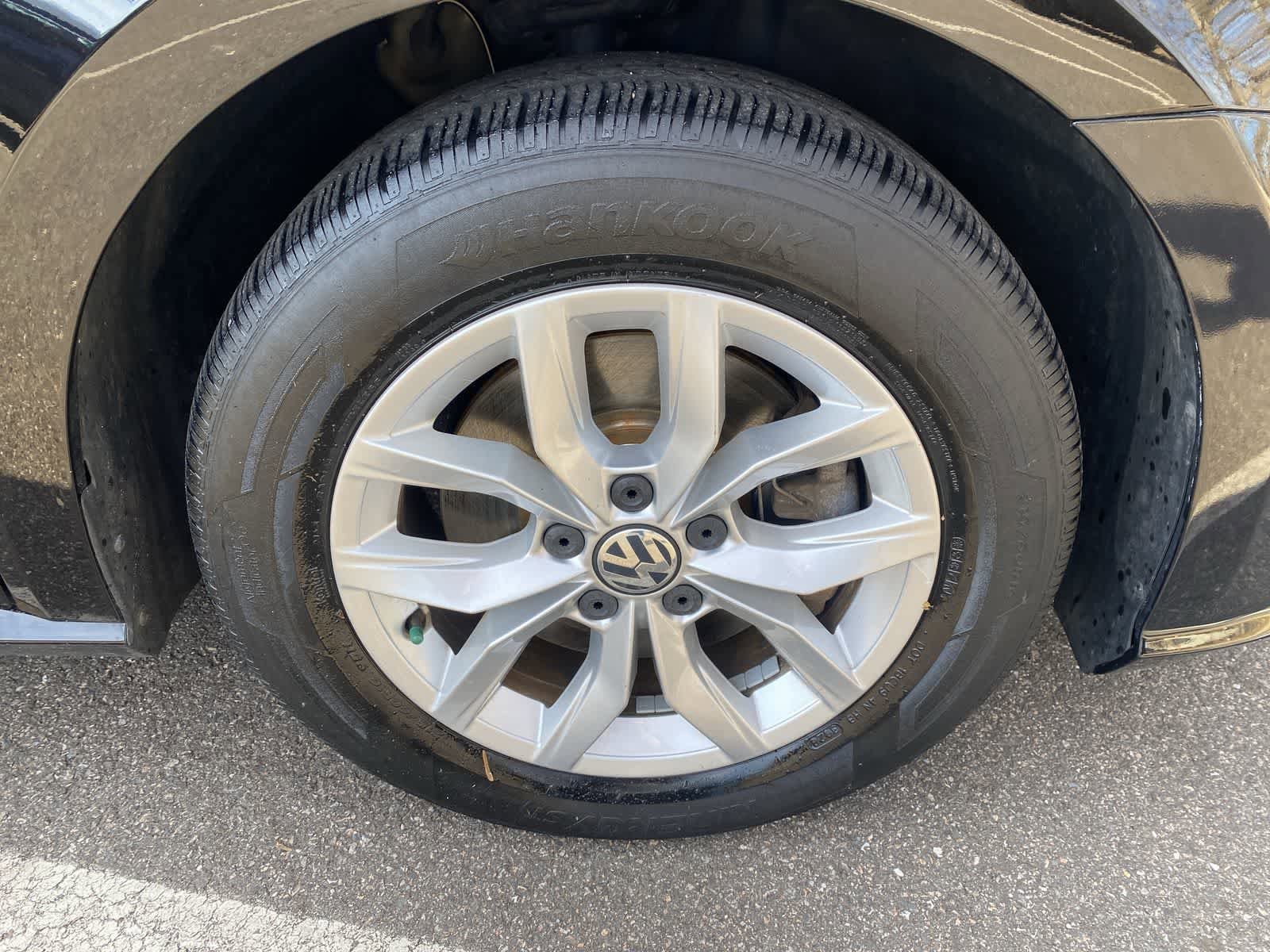 Thumbnail: 2016 Volkswagen Passat - 21