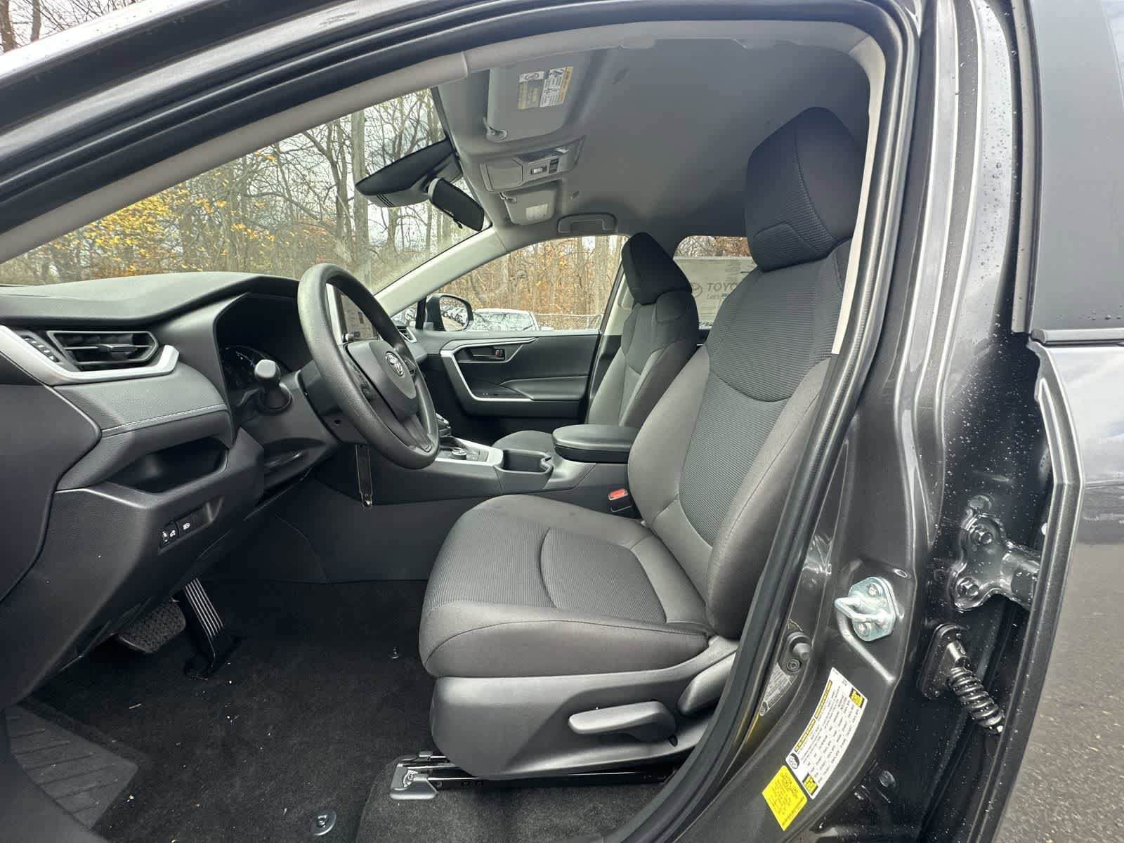 Thumbnail: 2025 Toyota RAV4 - 24