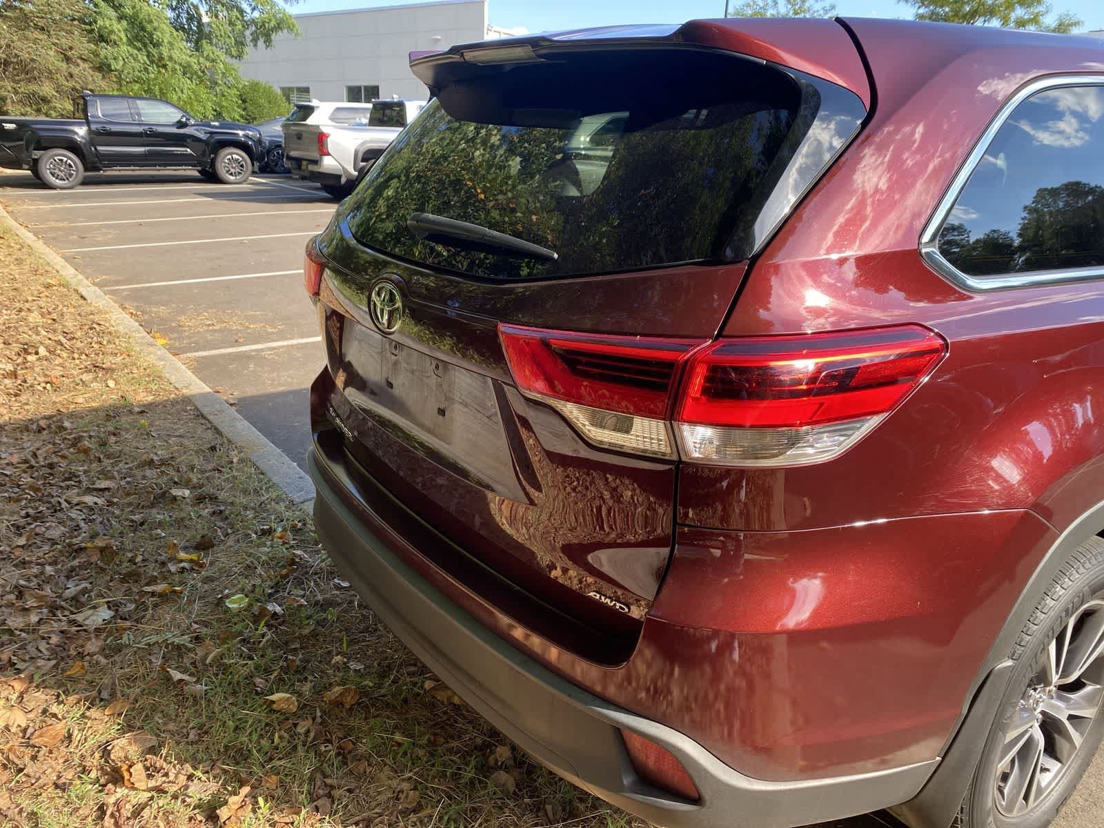 Thumbnail: 2019 Toyota Highlander - 8