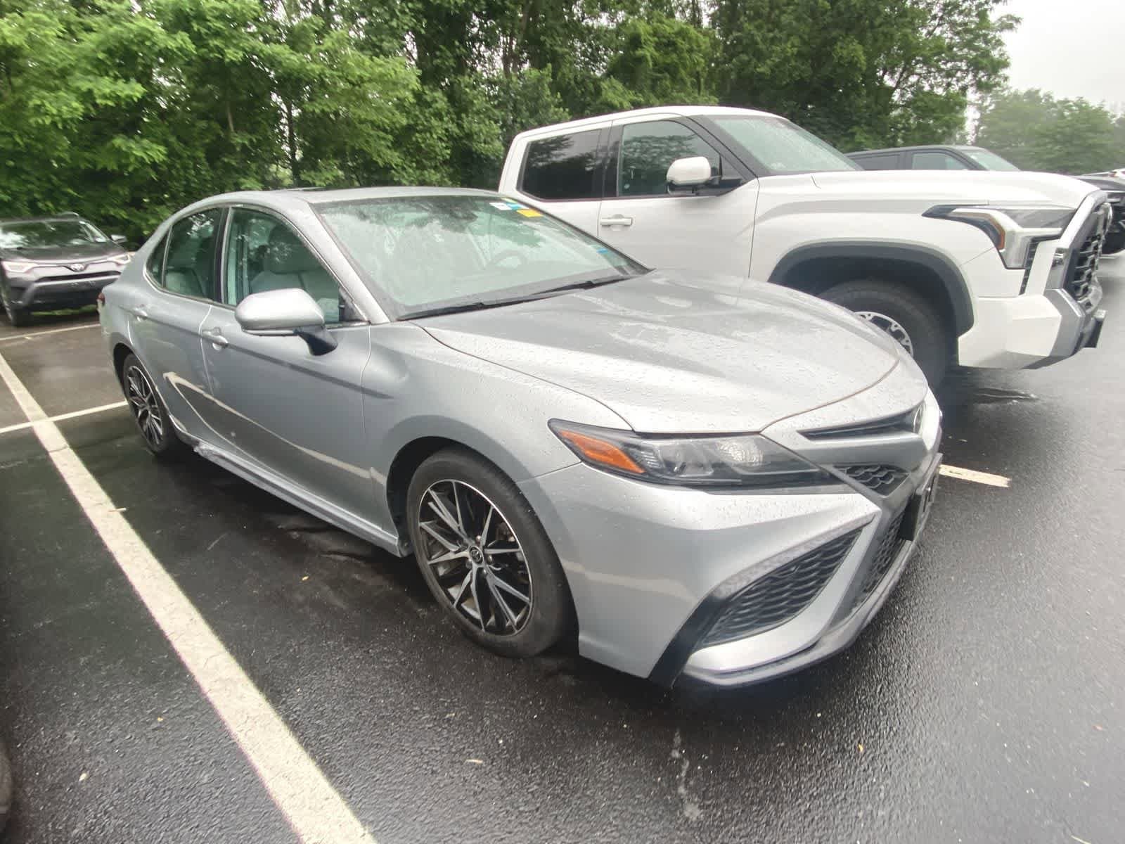 2022 Toyota Camry SE 3