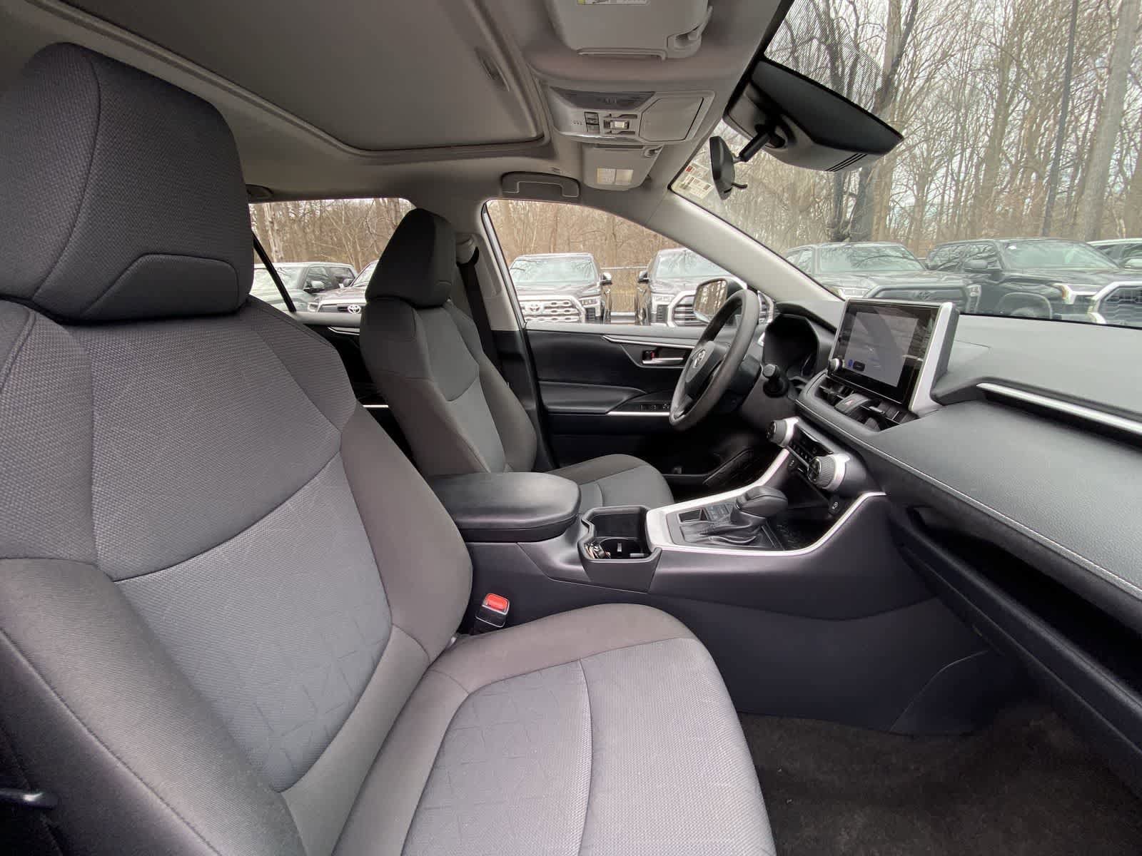 Thumbnail: 2025 Toyota RAV4 - 21