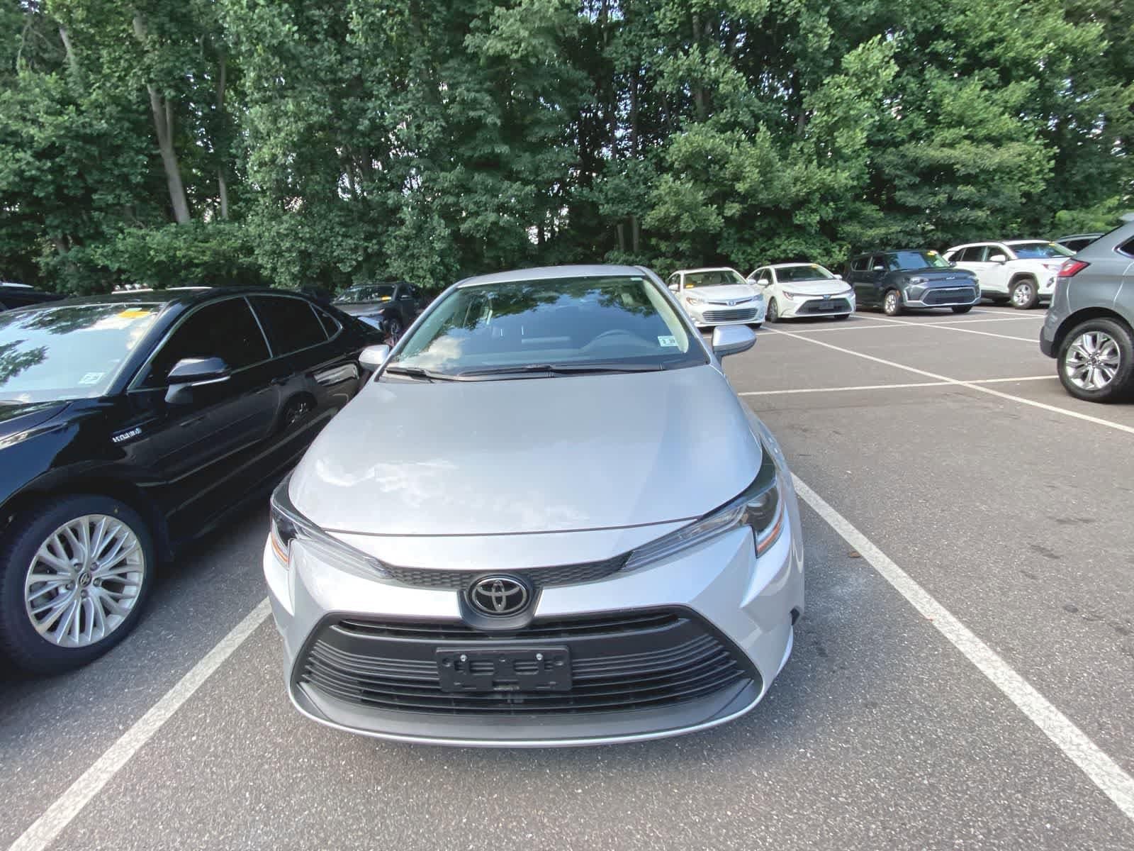 Used 2025 Toyota Corolla LE with VIN 5YFB4MDE4SP275762 for sale in Northfield, Minnesota