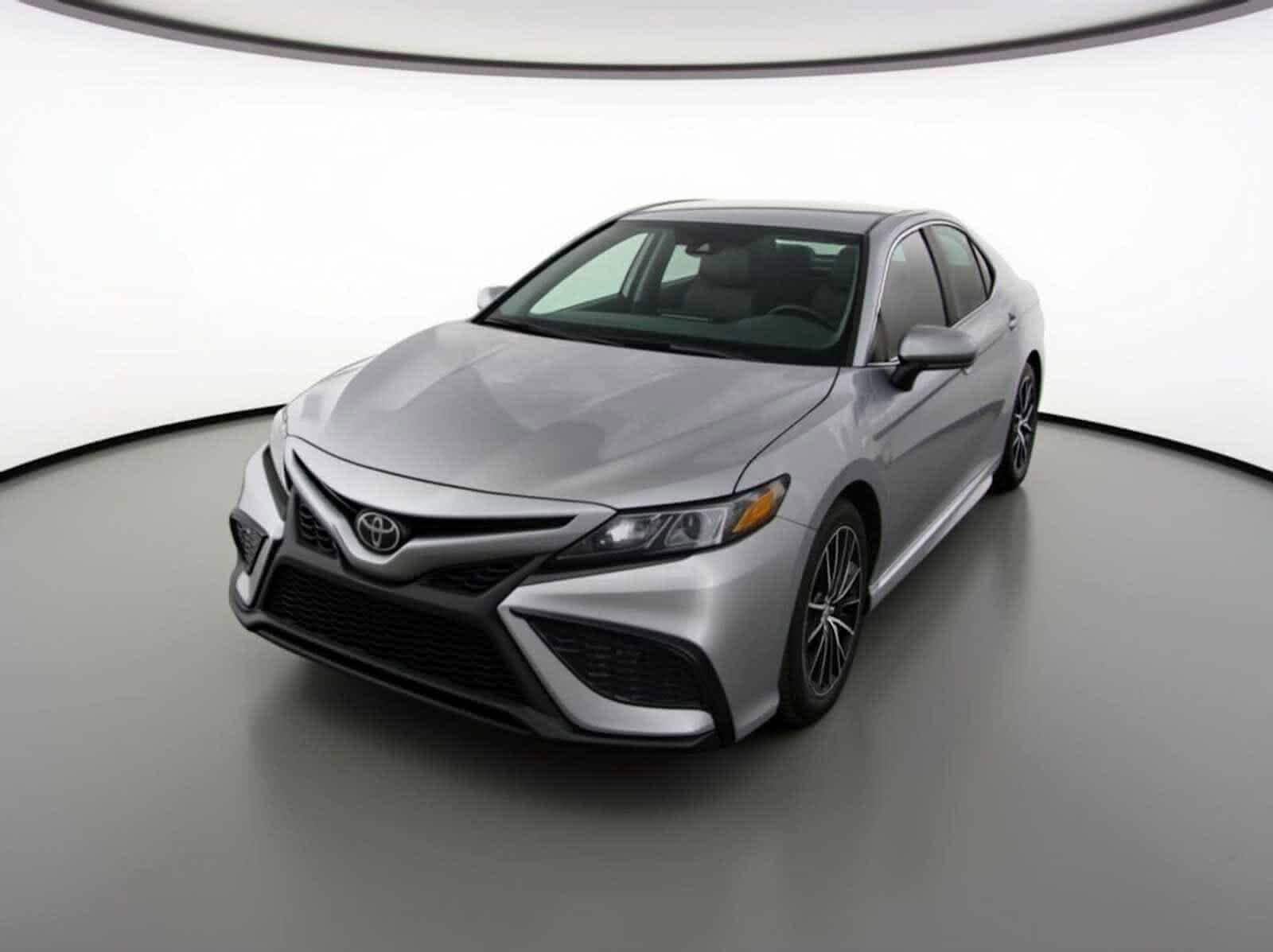 2023 Toyota Camry SE's photo