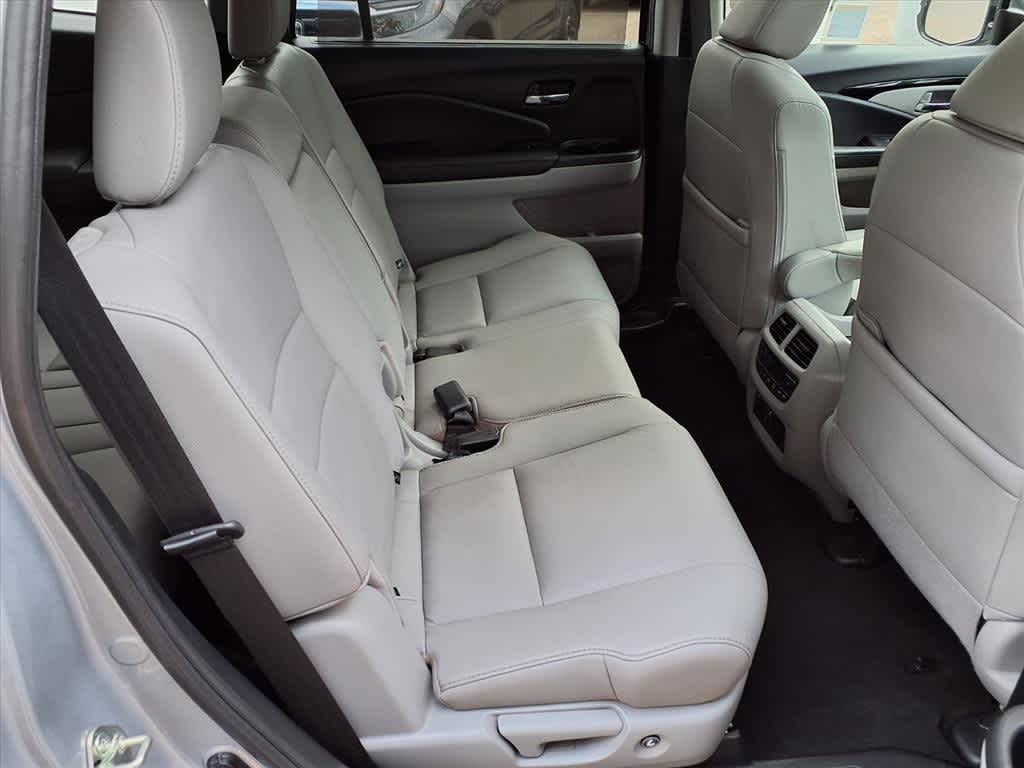 Thumbnail: 2019 Honda Pilot - 12