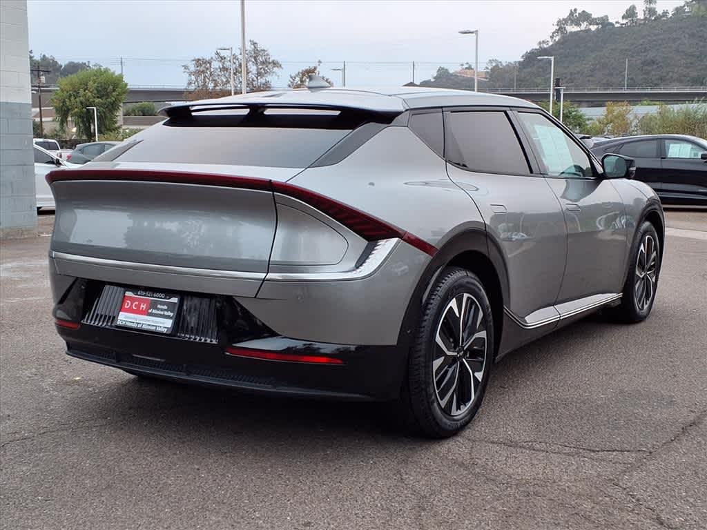 Thumbnail: 2022 Kia EV6 - 4
