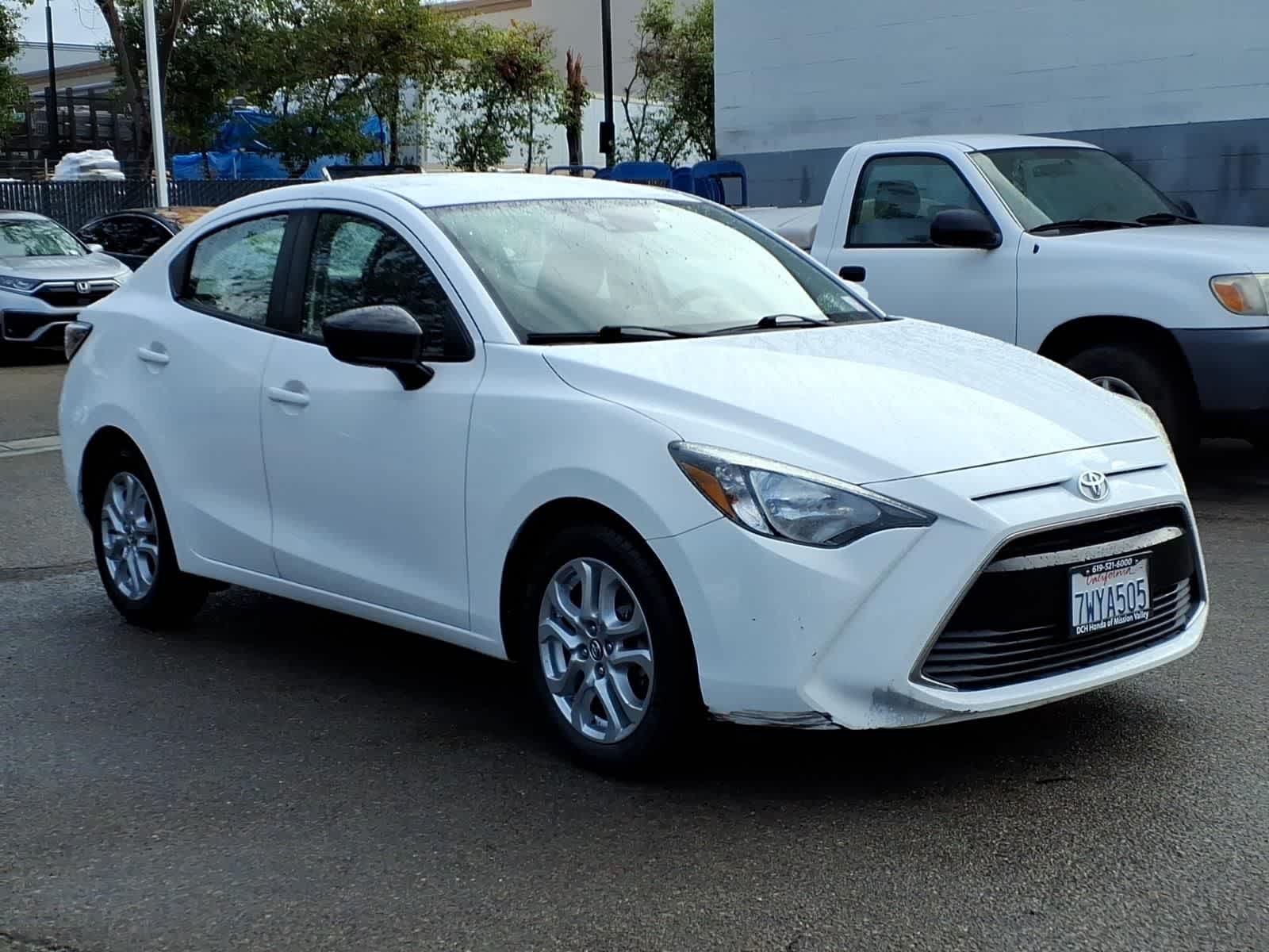 Thumbnail: 2017 Toyota Yaris iA - 3